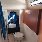 Hotel na wodzie Spend A Night On A Sailing Boat *