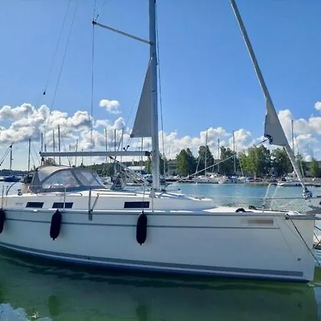 Hotel na wodzie Spend A Night On A Sailing Boat Saltvik
