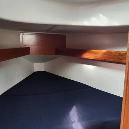 Hotel na wodzie Spend A Night On A Sailing Boat *